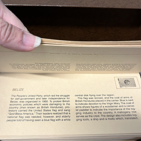 Franklin Mint Flags of The World collectible gold miniatures - Picture 8 of 17